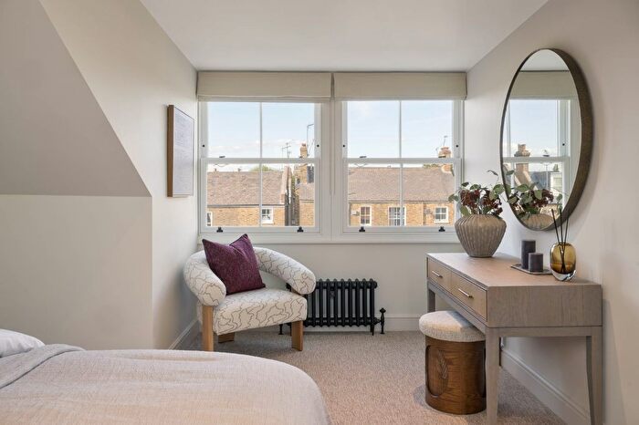 3 Bedroom Flat For Sale In Cambridge Gardens, North Kensington, W10