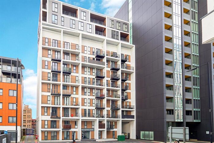 2 Bedroom Apartment For Sale In Sutton Court Road, Sutton, SM1