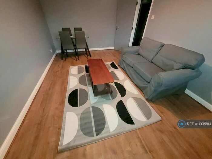 1 Bedroom Flat To Rent In Boltons Lane, Hayes, UB3