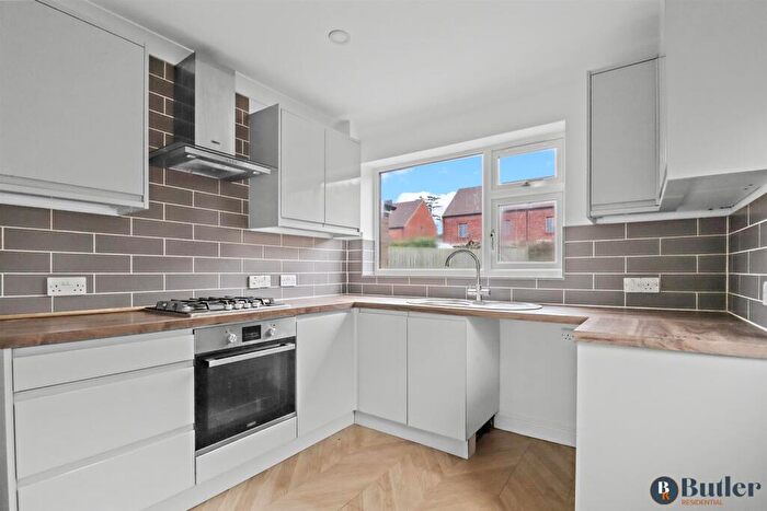 2 Bedroom Semi-Detached Bungalow For Sale In Greenfield Avenue, Kettering, NN15