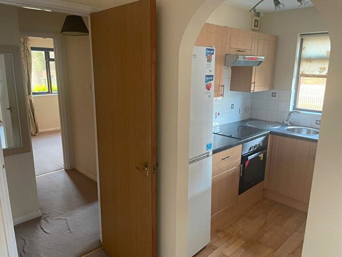 1 Bedroom Apartment To Rent In Lawrence Close, Guildford, GU4