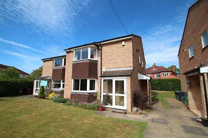 2 Bedroom Flat To Rent In Moorland Drive, Leeds, West Yorkshire, LS17