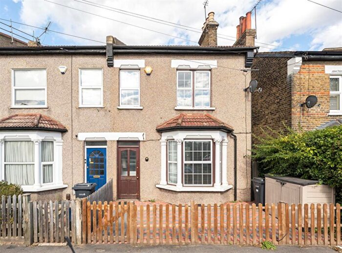 3 Bedroom Semi-Detached House For Sale In Daisy Road, South Woodford, E18