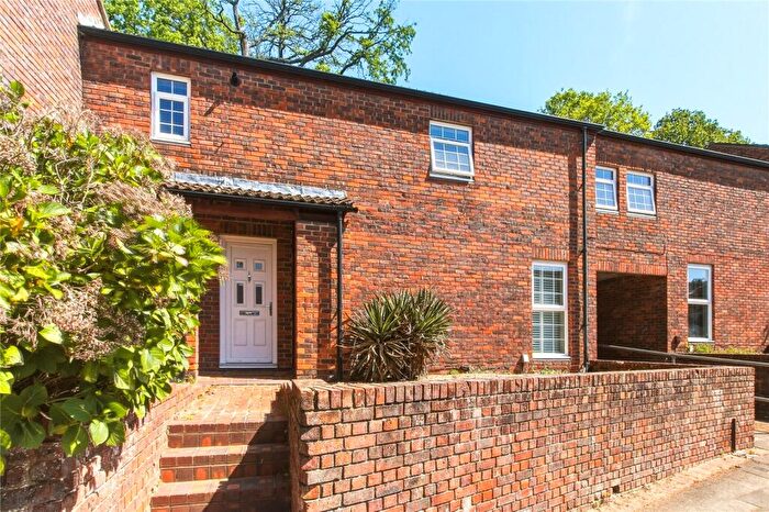 4 Bedroom Terraced House For Sale In Jevington, Bracknell, Berkshire, RG12
