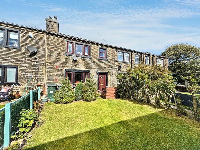 2 Bedroom Terraced House For Sale In Vernon Place, Queensbury, BD13