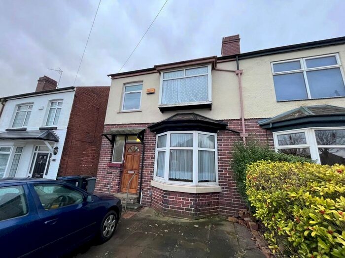 3 Bedroom Semi-Detached House To Rent In Gibbins Road, Birmingham, B29