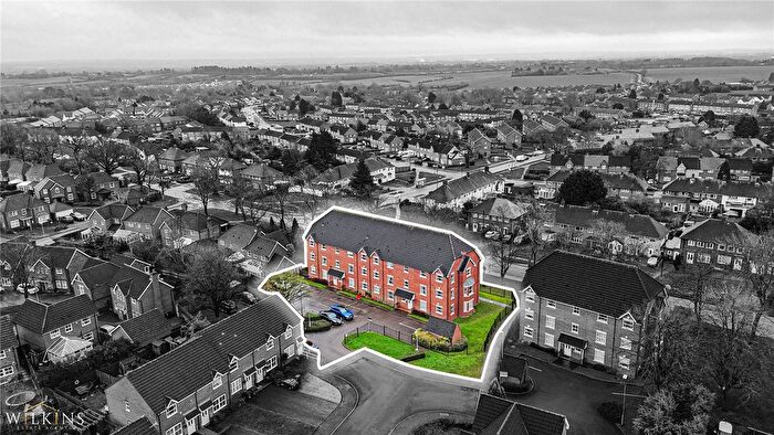 2 Bedroom Flat For Sale In Gunner Grove, Sutton Coldfield, West Midlands, B75