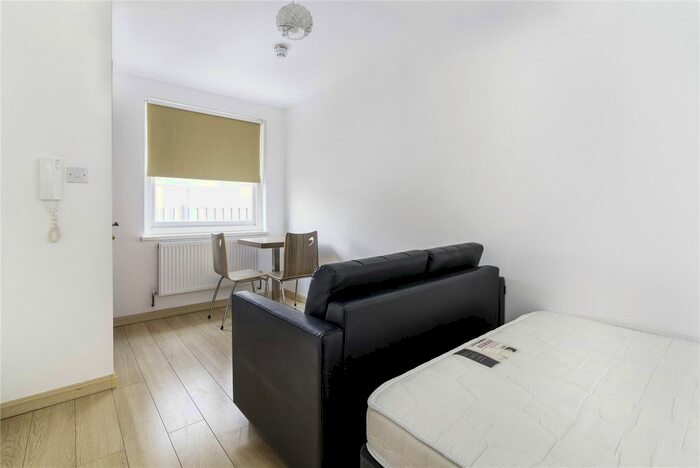 Studio To Rent In Dawes Road, London, SW6