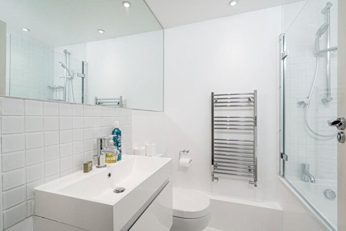 1 Bedroom Flat To Rent In Theseus Walk, London, N1