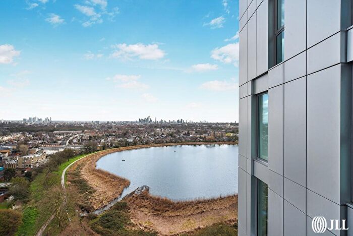 3 Bedroom Apartment To Rent In Newnton Close London, N4