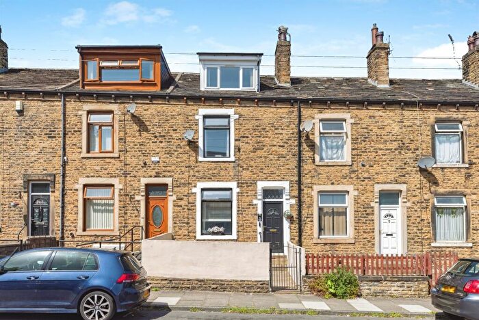 4 Bedroom Terraced House For Sale In Hastings Place, Bradford, BD5