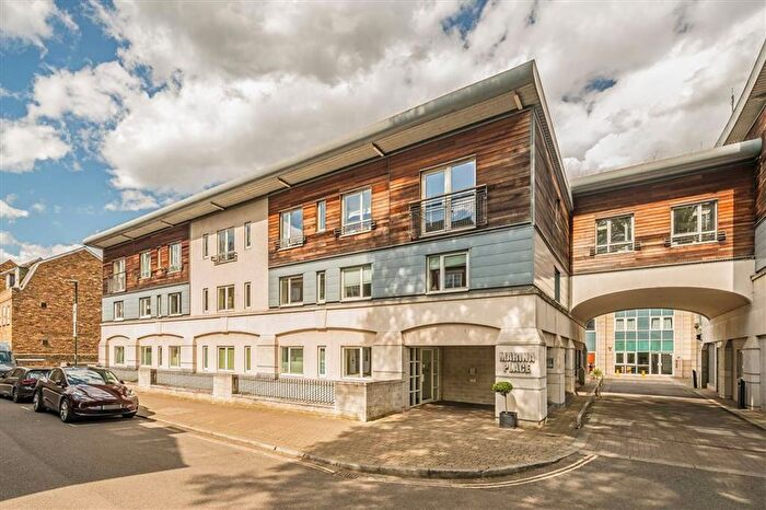 2 Bedroom Flat To Rent In Marina Place, Teddington, KT1