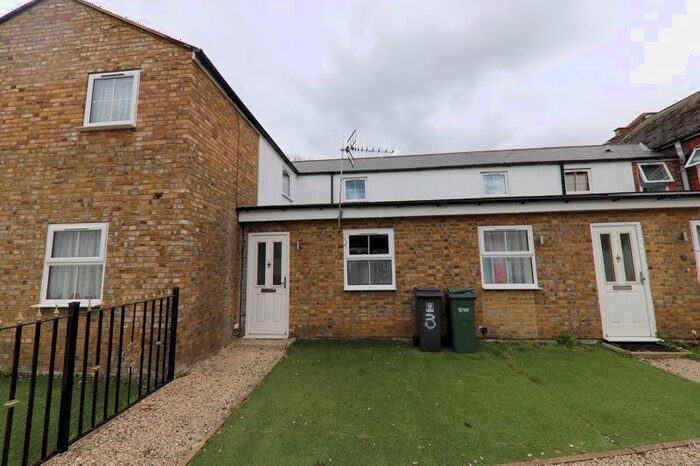 1 Bedroom Terraced House To Rent In Durban Road East, Watford, WD18