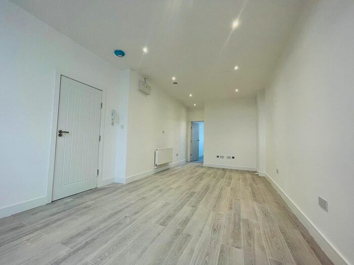 1 Bedroom Flat To Rent In Carters Green, West Bromwich, B70