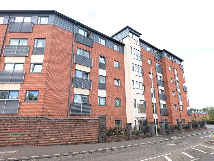 2 Bedroom Flat For Sale In Broad Gauge Way, City Centre, Wolverhampton, West Midlands, WV10