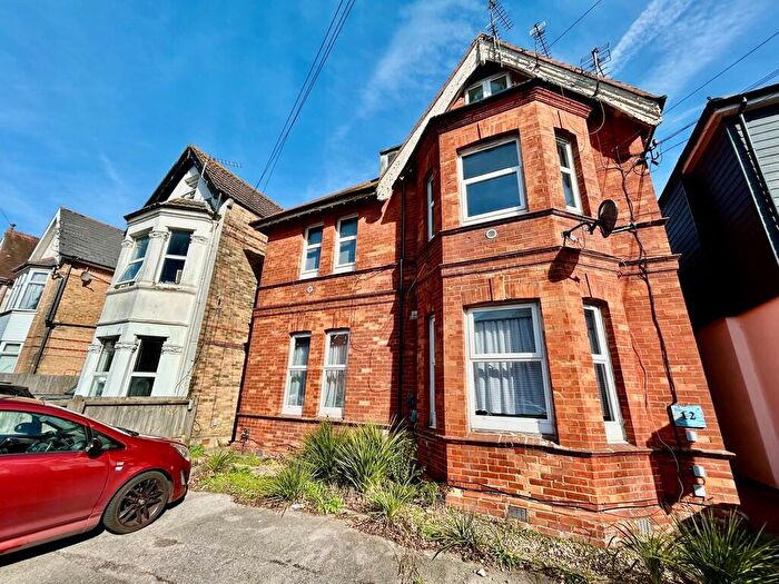 1 Bedroom Flat To Rent In Parkwood Road, Southbourne, Bournemouth, BH5
