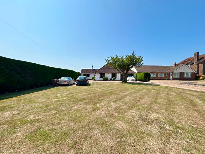 4 Bedroom Detached House For Sale In Keycol Hill, Newington, Sittingbourne, ME9
