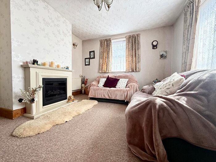 2 Bedroom Detached Bungalow For Sale In Wigmore Lane, Stopsley, Luton, Bedfordshire, LU2