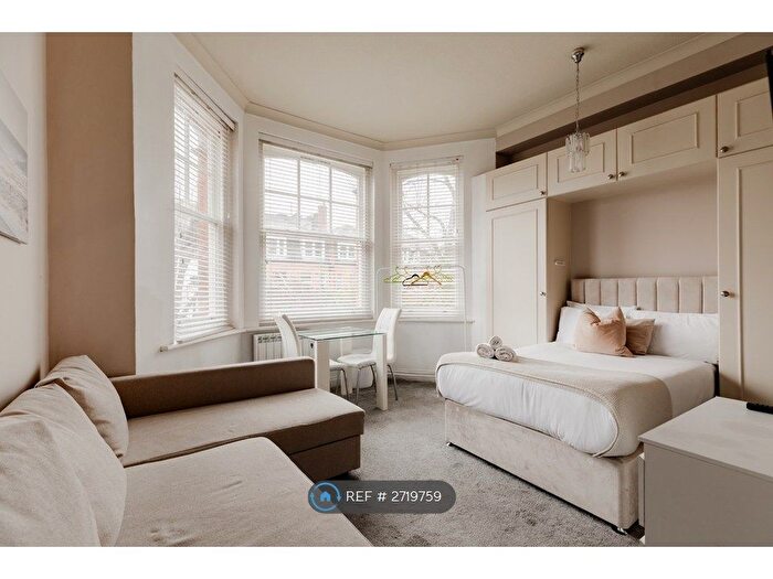 Studio To Rent In Fairhazel Gardens, London, NW6