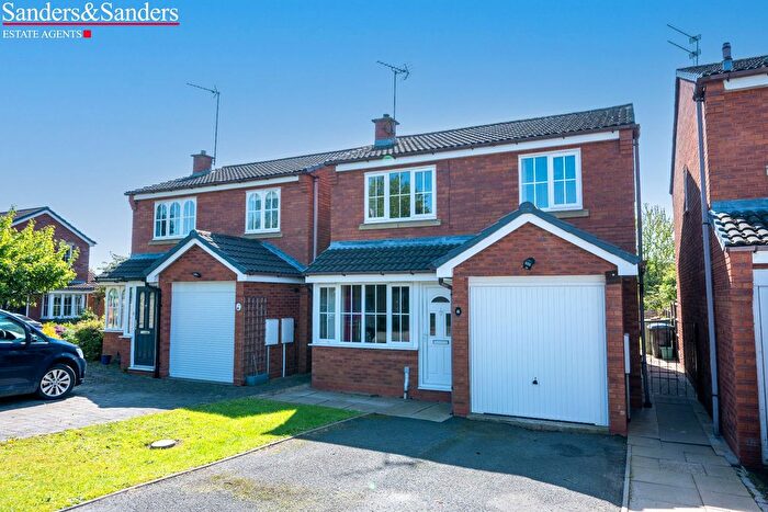 3 Bedroom Detached House For Sale In Jephcott Close, Alcester, B49