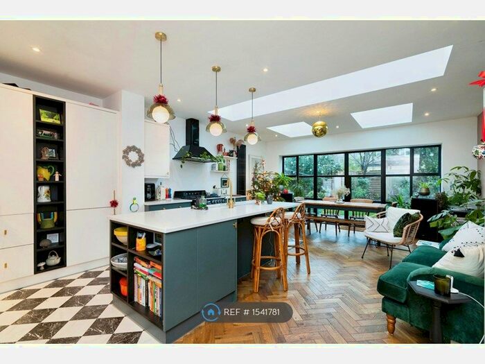 3 Bedroom Semi-Detached House To Rent In Tyndall Road, London, E10