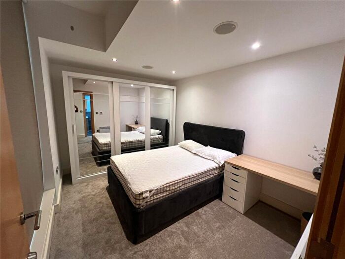 3 Bedroom Flat To Rent In Tower Building, Water Street, Liverpool, Merseyside, L3