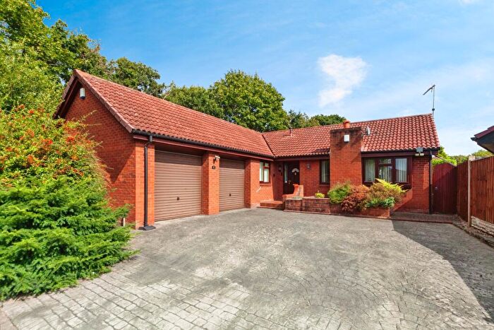 3 Bedroom Bungalow For Sale In Orchard Haven, Great Sutton, Ellesmere Port, Cheshire, CH66