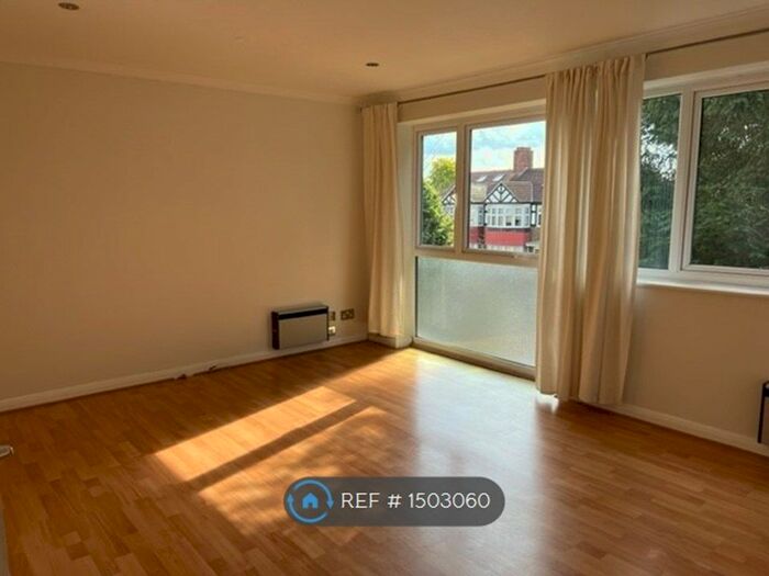 1 Bedroom Flat To Rent In Ridgeway Court, London, SE25