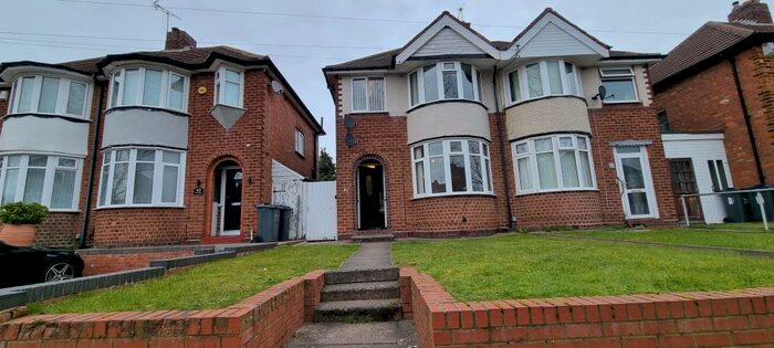 2 Bedroom House To Rent In Yateley Crescent, Birmingham, B42