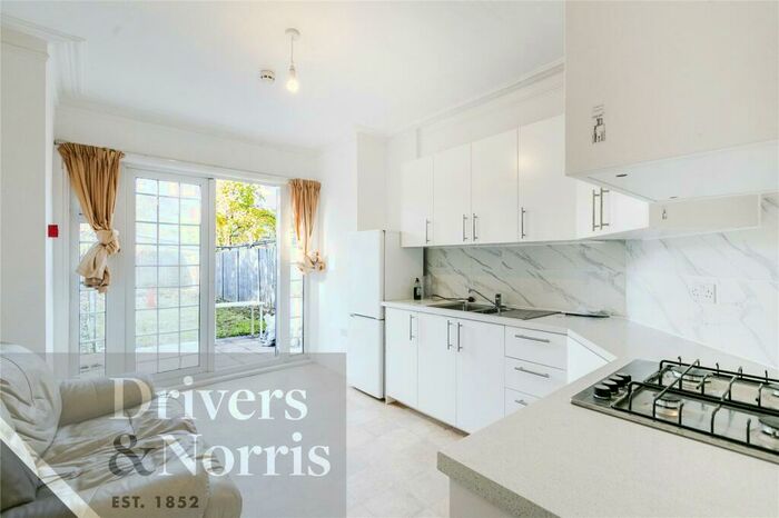 5 Bedroom Terraced House To Rent In Boreham Road, Turnpike Lane, London, N22