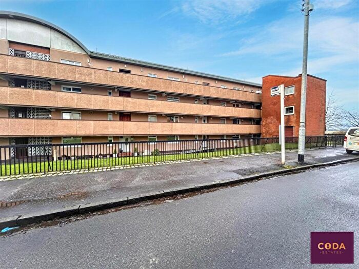 2 Bedroom Flat For Sale In Hartlaw Crescent, Hillington, Glasgow, G52