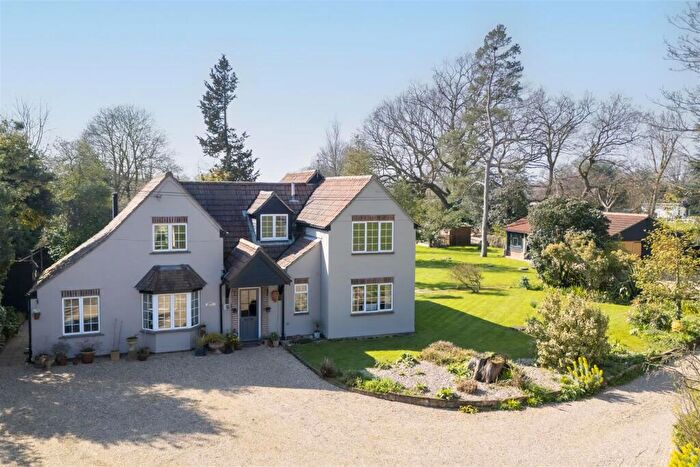 4 Bedroom Cottage For Sale In Colchester Road, Ardleigh, CO7