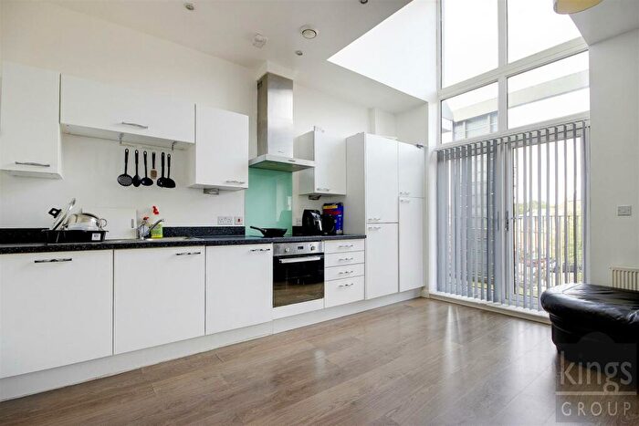 1 Bedroom Flat For Sale In Dairy Close, Enfield, EN3