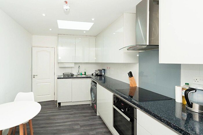 1 Bedroom Flat To Rent In High Street, Watford, WD17