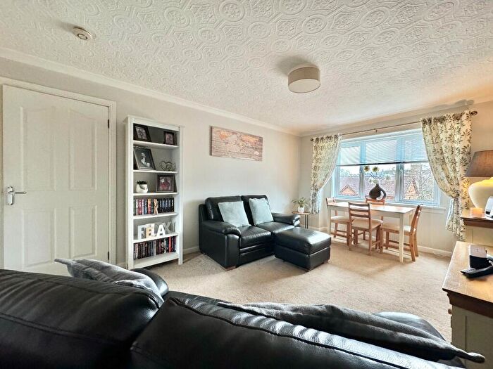 2 Bedroom Flat For Sale In Hunter Gardens, Bonnybridge, FK4