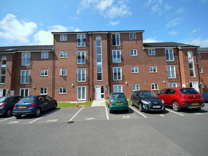 2 Bedroom Flat To Rent In Lawnhurst Avenue, Brooklands, Manchester, M23