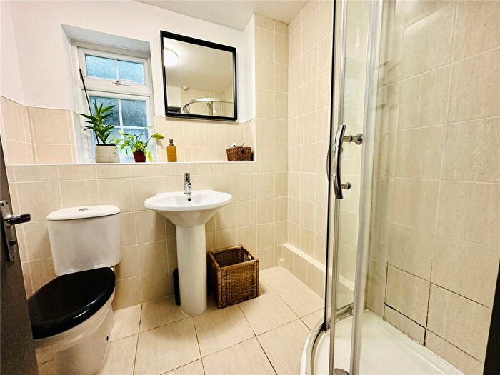 2 Bedroom Apartment For Sale In Spindlewood Gardens, Parkhill, East Croydon, South Croydon, CR0