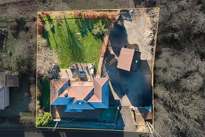 6 Bedroom Detached House For Sale In Finn Farm Road, Kingsnorth, TN23