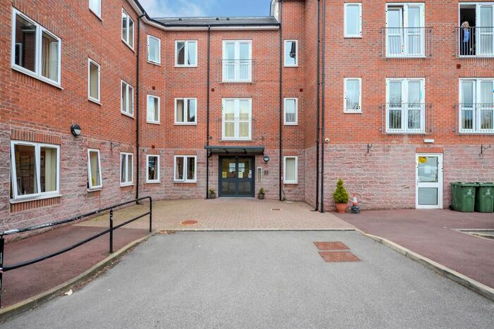 2 Bedroom Apartment For Sale In Aigburth Road, Liverpool, L19