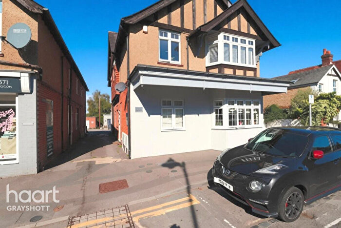 1 Bedroom Apartment For Sale In Beacon Hill Road, Hindhead, GU26