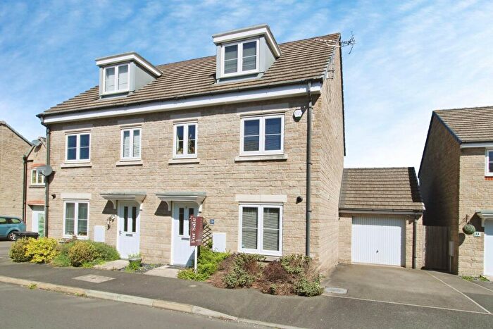 3 Bedroom Semi-Detached House For Sale In Upper Mill, Purton, SN5