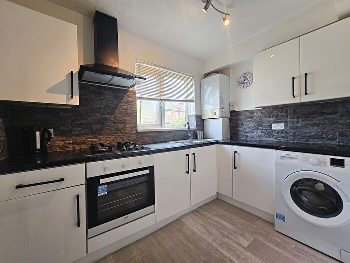 1 Bedroom Flat For Sale In Hogarth Crescent, Colliers Wood, SW19