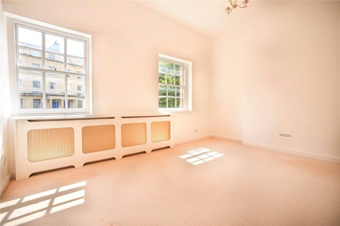 2 Bedroom Apartment To Rent In Lansdown Crescent, Cheltenham, Gloucestershire, GL50