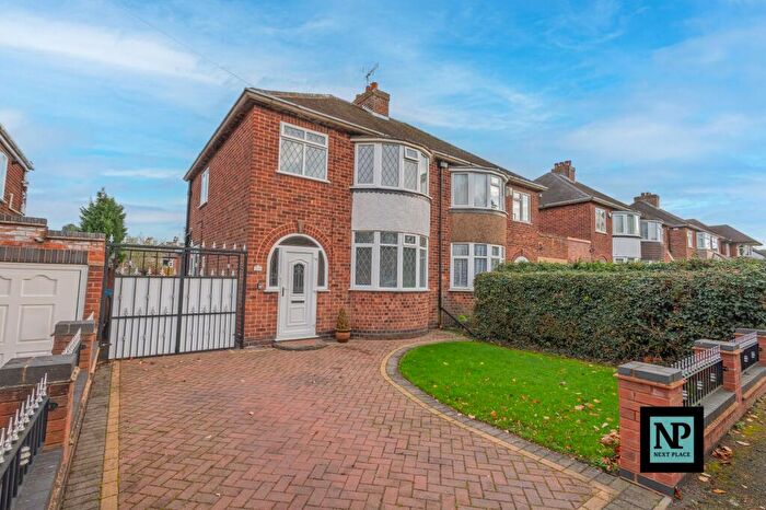 3 Bedroom Semi Detached House For Sale In Tamworth Road, Kettlebrook, B77