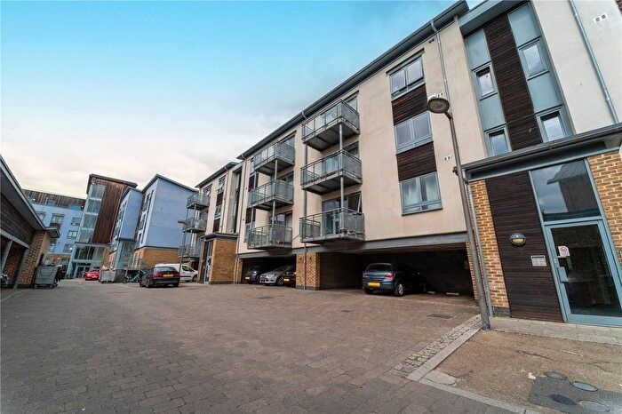 2 Bedroom Flat For Sale In Quayside Drive, Colchester, Essex, CO2