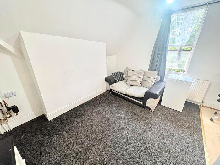 1 Bedroom Apartment To Rent In Gillott Road, Edgbaston, B16