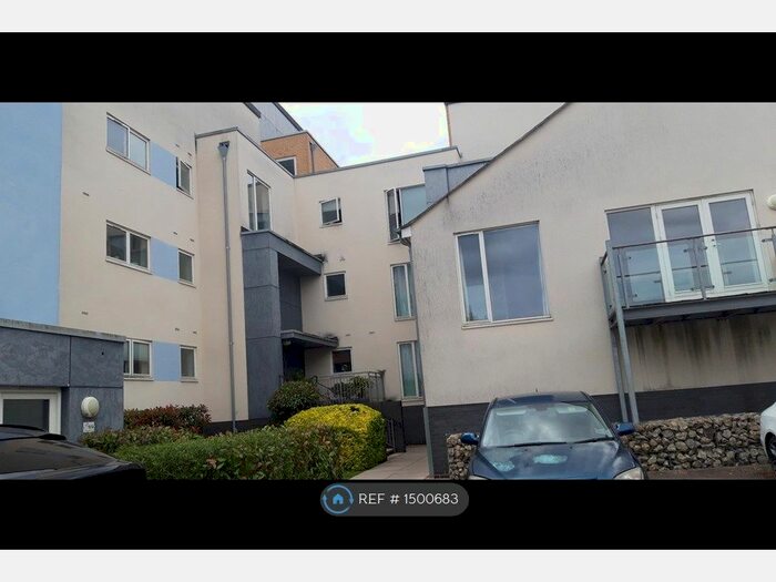 2 Bedroom Flat To Rent In Redshank Road, Chatham, ME4