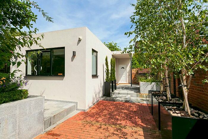 4 Bedroom Detached House To Rent In Johnsons Drive, Hampton, TW12