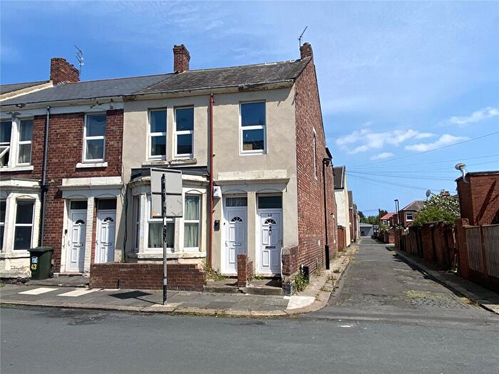 3 Bedroom Apartment To Rent In Myrtle Grove, Wallsend, NE28