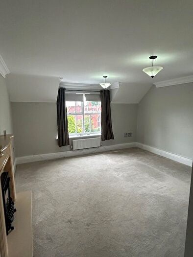 2 Bedroom Flat To Rent In Birmingham Road, Sutton Coldfield, B72